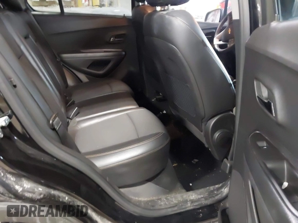2021 Chevrolet Trax LT with VIN KL7CJPSB5MB353097, listed as a IAAI auction lot 41618376 with 98,082 mi miles. Bid and sale history available at carsss.com. Image 8.