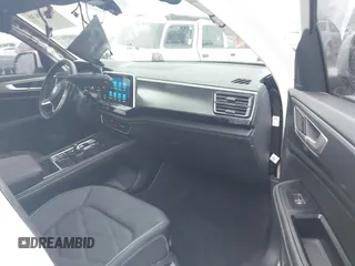 2024 Volkswagen Atlas SE z VIN 1V2JE2CA9RC238428, wystawiony jako IAAI lot #41340830 z przebiegiem 6 992 mil mil oraz . Historia ofert i sprzedaży dostępna na DreamBid. Obrazek 5.