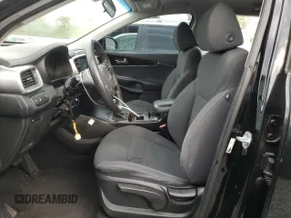 2019 Kia Sorento L z VIN 5XYPG4A34KG500069, wystawiony jako Copart lot #52714105 z przebiegiem 237 472 mil mil oraz Szkoda całkowita • Salvage title. Historia ofert i sprzedaży dostępna na DreamBid. Obrazek 7.