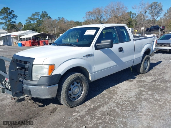 2014 Ford F-150 XL with VIN 1FTFX1EF0EKG09030, listed as a IAAI auction lot 41453528 with 209,664 mi miles. Bid and sale history available at carsss.com. Image 17.