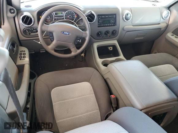 2006 Ford Expedition Special Service with VIN 1FMPU15596LA22952, listed as a Copart auction lot 88336685 with 172,320 mi miles and Salvage Title. Bid and sale history available at carsss.com. Image 8.