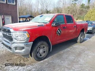 2024 Ram 2500 Tradesman z VIN 3C6UR5CJ0RG181612, wystawiony jako IAAI lot #41005946 z przebiegiem 12 715 mil mil oraz . Historia ofert i sprzedaży dostępna na DreamBid. Obrazek 17.