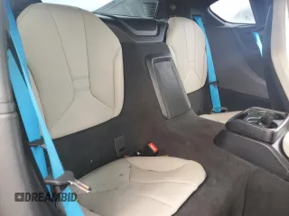 2015 BMW i8 z VIN WBY2Z2C52FV391972, wystawiony jako Copart lot #75019414 z przebiegiem 65 489 mil mil oraz Szkoda całkowita • Salvage title. Historia ofert i sprzedaży dostępna na DreamBid. Obrazek 10.