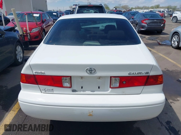 2001 Toyota Camry CE with VIN JT2BG22K210571000, listed as a IAAI auction lot 42061153 with 203,182 mi miles. Bid and sale history available at carsss.com. Image 16.