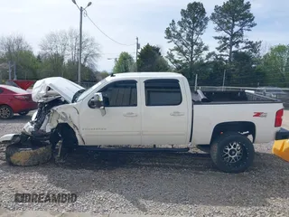 2009 Chevrolet Silverado 1500 LTZ with VIN 3GCEK33M19G162955, listed as a IAAI auction lot 41851348 with 203,553 mi miles and . Bid and sale history available at DreamBid. Image 15.