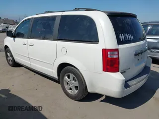 2010 Dodge Grand Caravan SE z VIN 2D4RN4DE5AR237793, wystawiony jako IAAI lot #42837195 z przebiegiem 267 873 mil mil oraz . Historia ofert i sprzedaży dostępna na DreamBid. Obrazek 3.