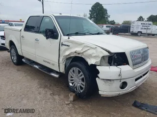 2007 Lincoln Mark LT with VIN 5LTPW16507FJ09066, listed as a IAAI auction lot 41893761 with 255,217 mi miles. Bid and sale history available at carsss.com. Image 1.