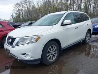 2013 Nissan Pathfinder SV with VIN 5N1AR2MM2DC616205, listed as a IAAI auction lot 42018693 with 132,148 mi miles. Bid and sale history available at carsss.com. Image 2.