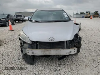 2010 Toyota Matrix z VIN 2T1KU4EE3AC484665, wystawiony jako Copart lot #54754815 z przebiegiem 96 658 mil mil oraz Szkoda całkowita • Salvage title. Historia ofert i sprzedaży dostępna na DreamBid. Obrazek 5.