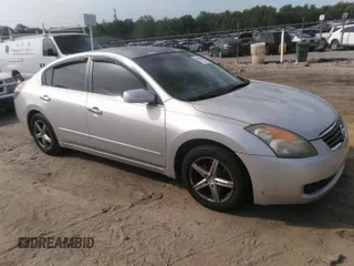2008 Nissan Altima 2.5 S with VIN 1N4AL21E68C180831, listed as a IAAI auction lot 42091296 with 229,780 mi miles. Bid and sale history available at carsss.com. Image 1.