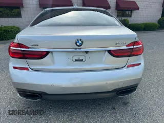 2017 BMW 7 Series ALPINA B7 xDrive z VIN WBA7F2C5XHG422275, wystawiony jako Copart lot #58860745 z przebiegiem 78 093 mil mil oraz Szkody całkowita. Historia ofert i sprzedaży dostępna na DreamBid. Obrazek 12.