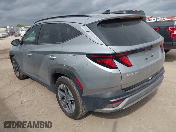 2025 Hyundai Tucson SEL with VIN 5NMJB3DE8SH442517, listed as a IAAI auction lot 42028885 with 17,002 mi miles. Bid and sale history available at carsss.com. Image 3.