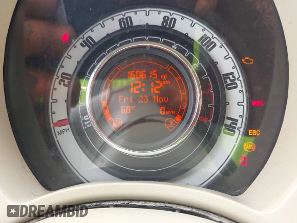 2013 FIAT 500 Pop z VIN 3C3CFFAR1DT512343, wystawiony jako IAAI lot #42480889 z przebiegiem 160 615 mil mil oraz . Historia ofert i sprzedaży dostępna na DreamBid. Obrazek 7.