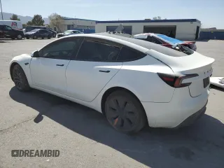 2025 Tesla Model 3 Long Range z VIN 5YJ3E1EA0SF924481, wystawiony jako Copart lot #50844985 z przebiegiem Nie podano mil oraz Szkoda całkowita • Salvage title. Historia ofert i sprzedaży dostępna na DreamBid. Obrazek 2.
