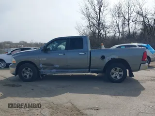 2010 Dodge 1500 SLT z VIN 1D7RV1GT3AS192606, wystawiony jako IAAI lot #41791083 z przebiegiem 284 816 mil mil oraz . Historia ofert i sprzedaży dostępna na DreamBid. Obrazek 15.