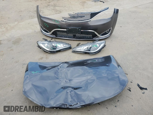 2017 Chrysler Pacifica Touring L with VIN 2C4RC1BG4HR593152, listed as a Copart auction lot 87869615 with 83,292 mi miles and Salvage Title. Bid and sale history available at DreamBid. Image 15.