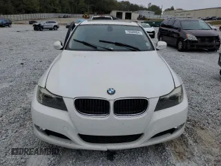 2011 BMW 3 Series 328i z VIN WBAPH7G53BNM58989, wystawiony jako Copart lot #79000604 z przebiegiem Nie podano mil oraz Nie do naprawy • Non repairable. Historia ofert i sprzedaży dostępna na DreamBid. Obrazek 5.