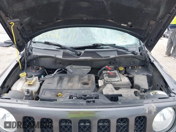 2014 Jeep Patriot Latitude with VIN 1C4NJRFB3ED731313, listed as a IAAI auction lot 42161426 with 118,858 mi miles and . Bid and sale history available at DreamBid. Image 10.