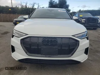 2023 Audi e-tron Premium Plus с VIN WA1LAAGE9PB025201, выставлен на аукционе Copart как лот 50419185 с пробегом 20 102 миль миль и Списание • Salvage title. История ставок и продаж доступна на DreamBid. Изображение 5.