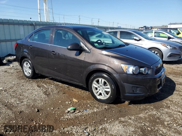 2015 Chevrolet Sonic LT z VIN 1G1JC5SH2F4200996, wystawiony jako Copart lot #53979965 z przebiegiem 129 200 mil mil oraz Szkoda całkowita • Salvage title. Historia ofert i sprzedaży dostępna na DreamBid. Obrazek 4.