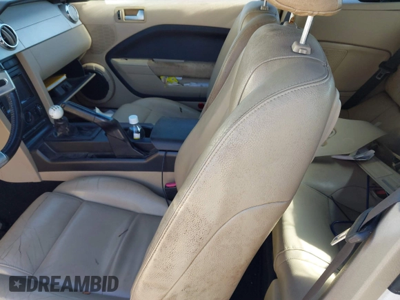 2005 Ford Mustang Deluxe with VIN 1ZVFT84N155260324, listed as a IAAI auction lot 42250383 with Not provided miles and . Bid and sale history available at DreamBid. Image 5.