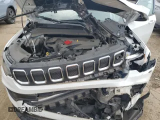 2022 Jeep Compass Latitude Lux z VIN 3C4NJDFB8NT208723, wystawiony jako Copart lot #59283325 z przebiegiem 16 861 mil mil oraz Szkoda całkowita • Salvage title. Historia ofert i sprzedaży dostępna na DreamBid. Obrazek 12.