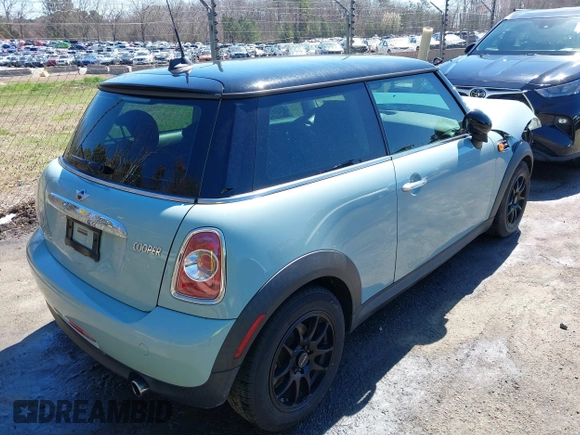 2011 MINI Hardtop with VIN WMWSU3C50BT098662, listed as a IAAI auction lot 41820600 with 109,061 mi miles and . Bid and sale history available at DreamBid. Image 4.