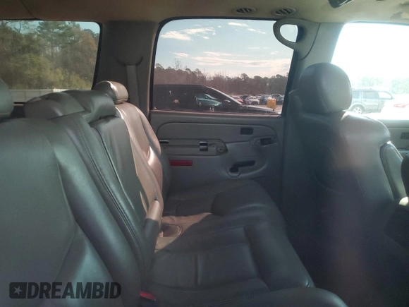 2005 Chevrolet Suburban LS with VIN 3GNEC16Z75G194660, listed as a Copart auction lot 42933415 with 280,030 mi miles and Salvage title. Bid and sale history available at DreamBid. Image 12.