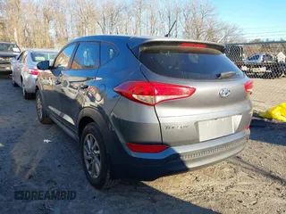 2018 Hyundai Tucson SE z VIN KM8J2CA48JU631165, wystawiony jako IAAI lot #41600722 z przebiegiem 120 021 mil mil oraz . Historia ofert i sprzedaży dostępna na DreamBid. Obrazek 3.