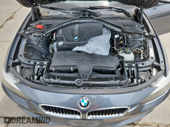 2012 BMW 3 Series 328i z VIN WBA3A5G52CNP17531, wystawiony jako Copart lot #63398505 z przebiegiem 167 825 mil mil oraz Czysty tytuł • Clean title. Historia ofert i sprzedaży dostępna na DreamBid. Obrazek 11.