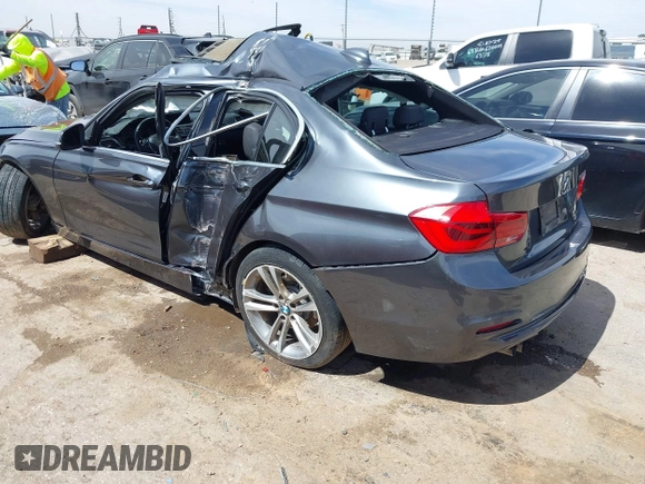 2018 BMW 3 Series 330i z VIN WBA8B9C54JEE81206, wystawiony jako IAAI lot #42251897 z przebiegiem Nie podano mil oraz . Historia ofert i sprzedaży dostępna na DreamBid. Obrazek 3.