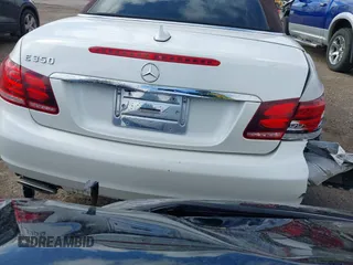 2014 Mercedes-Benz E-Class E 350 with VIN WDDKK5KF9EF241907, listed as a IAAI auction lot 42016399 with 84,650 mi miles. Bid and sale history available at carsss.com. Image 15.