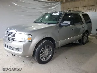2008 Lincoln Navigator with VIN 5LMFU28528LJ17849, listed as a Copart auction lot 49578125 with 211,692 mi miles and Clean Title. Bid and sale history available at carsss.com. Image 1.