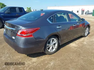 2013 Nissan Altima SV with VIN 1N4AL3APXDN581899, listed as a IAAI auction lot 42596618 with 232,426 mi miles and . Bid and sale history available at DreamBid. Image 4.