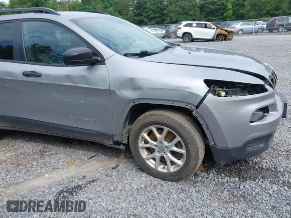 2016 Jeep Cherokee Altitude z VIN 1C4PJMAS0GW251840, wystawiony jako IAAI lot #42636245 z przebiegiem 216 061 mil mil oraz . Historia ofert i sprzedaży dostępna na DreamBid. Obrazek 17.