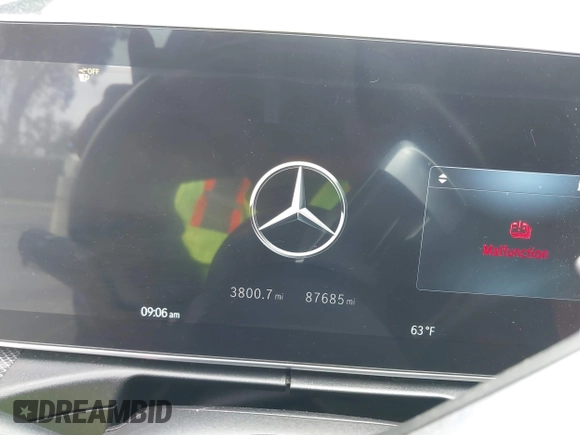 2023 Mercedes-Benz C 300 z VIN W1KAF4GB8PR136695, wystawiony jako IAAI lot #42115857 z przebiegiem 87 685 mil mil oraz . Historia ofert i sprzedaży dostępna na DreamBid. Obrazek 7.