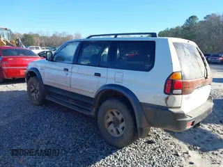 2001 Mitsubishi Montero Sport XLS with VIN JA4LS31H01P015159, listed as a IAAI auction lot 41695828 with 195,233 mi miles. Bid and sale history available at carsss.com. Image 3.