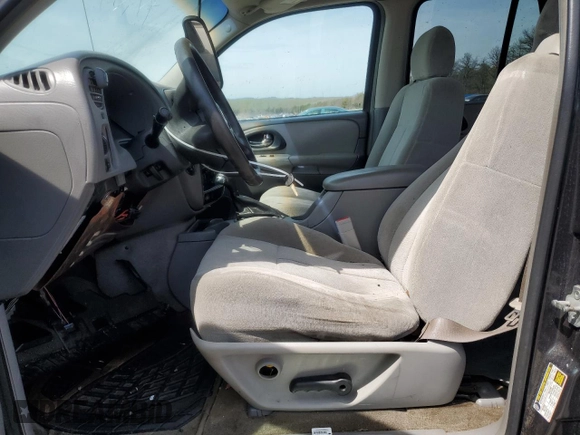 2005 Chevrolet TrailBlazer LT with VIN 1GNDT13SX52111993, listed as a Copart auction lot 54319955 with Not Provided miles and Salvage Title. Bid and sale history available at DreamBid. Image 7.