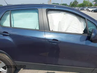 2019 Chevrolet Trax LS with VIN 3GNCJNSB9KL281783, listed as a IAAI auction lot 39713553 with 25,696 mi miles. Bid and sale history available at carsss.com. Image 13.