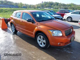 2011 Dodge Caliber Mainstreet z VIN 1B3CB3HA5BD297950, wystawiony jako IAAI lot #42073342 z przebiegiem 155 421 mil mil oraz . Historia ofert i sprzedaży dostępna na DreamBid. Obrazek 1.