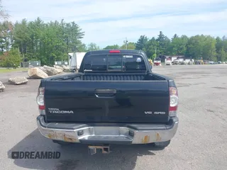 2010 Toyota Tacoma z VIN 5TEUU4EN4AZ743120, wystawiony jako IAAI lot #42342340 z przebiegiem 121 546 mil mil oraz . Historia ofert i sprzedaży dostępna na DreamBid. Obrazek 16.