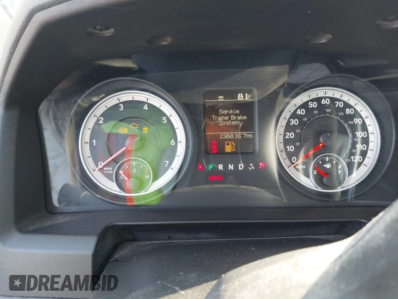 2013 Ram 1500 Express z VIN 3C6JR6AT5DG509659, wystawiony jako IAAI lot #42682018 z przebiegiem 138 816 mil mil oraz . Historia ofert i sprzedaży dostępna na DreamBid. Obrazek 7.
