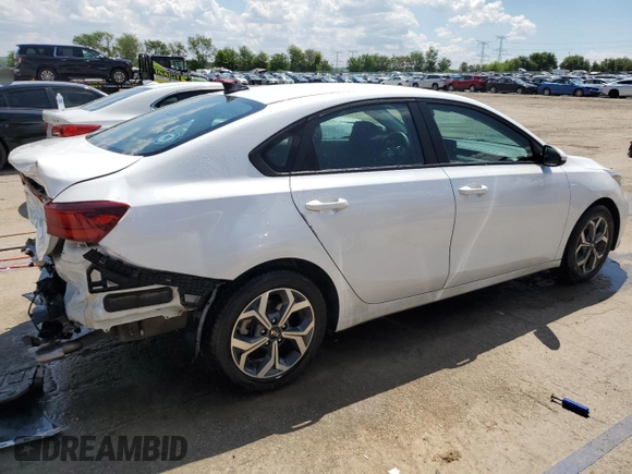 2021 Kia Forte LXS z VIN 3KPF24AD0ME360671, wystawiony jako Copart lot #56212885 z przebiegiem 84 205 mil mil oraz Szkoda całkowita • Salvage title. Historia ofert i sprzedaży dostępna na DreamBid. Obrazek 3.