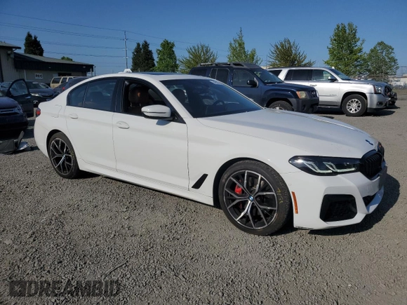2022 BMW 5 Series 530i xDrive z VIN WBA13BJ00NCJ40607, wystawiony jako Copart lot #54605845 z przebiegiem 27 920 mil mil oraz Szkoda całkowita • Salvage title. Historia ofert i sprzedaży dostępna na DreamBid. Obrazek 4.
