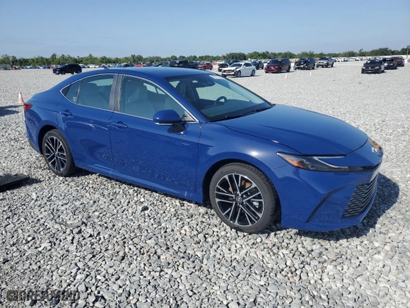 2025 Toyota Camry LE with VIN 4T1DAACK0SU053452, listed as a Copart auction lot 52866985 with 2 mi miles and Salvage Title. Bid and sale history available at carsss.com. Image 4.