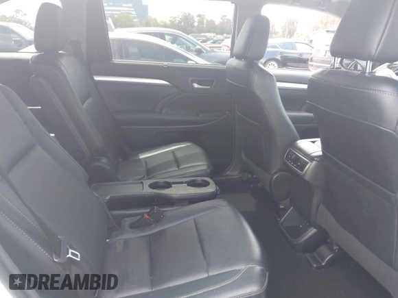 2018 Toyota Highlander SE with VIN 5TDKZRFH7JS546793, listed as a IAAI auction lot 42156937 with 59,181 mi miles and . Bid and sale history available at DreamBid. Image 8.