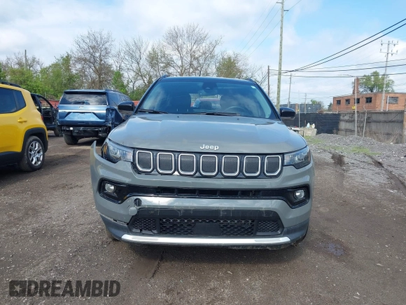 2022 Jeep Compass High Altitude z VIN 3C4NJDCB3NT145518, wystawiony jako IAAI lot #42143357 z przebiegiem 58 276 mil mil oraz . Historia ofert i sprzedaży dostępna na DreamBid. Obrazek 12.
