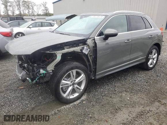2024 Audi Q3 S line Premium Plus z VIN WA1EECF33R1019380, wystawiony jako Copart lot #80715474 z przebiegiem 6 651 mil mil oraz Szkoda całkowita • Salvage title. Historia ofert i sprzedaży dostępna na DreamBid. Obrazek 1.