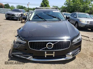 2018 Volvo V90 z VIN YV4A22NLXJ1027194, wystawiony jako Copart lot #63905984 z przebiegiem 47 563 mil mil oraz Szkody całkowita. Historia ofert i sprzedaży dostępna na DreamBid. Obrazek 5.