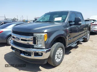 2017 Ford F-250 Lariat z VIN 1FT7W2BT9HEB28607, wystawiony jako IAAI lot #42508413 z przebiegiem 101 057 mil mil oraz . Historia ofert i sprzedaży dostępna na DreamBid. Obrazek 18.